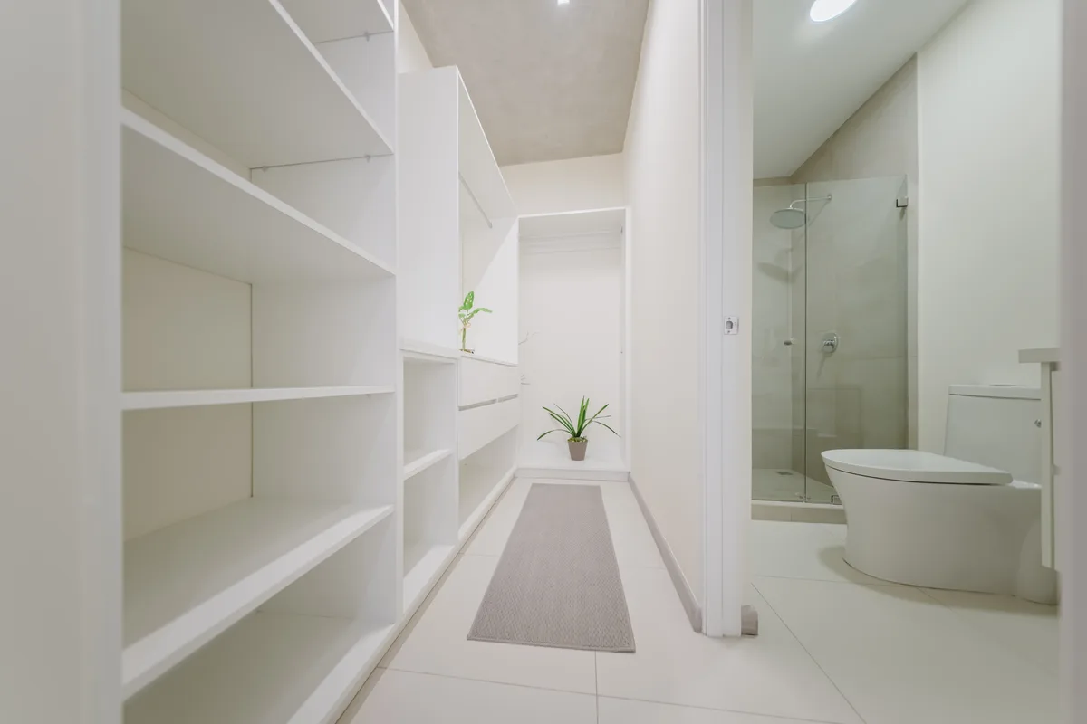 Closet y baños · 20